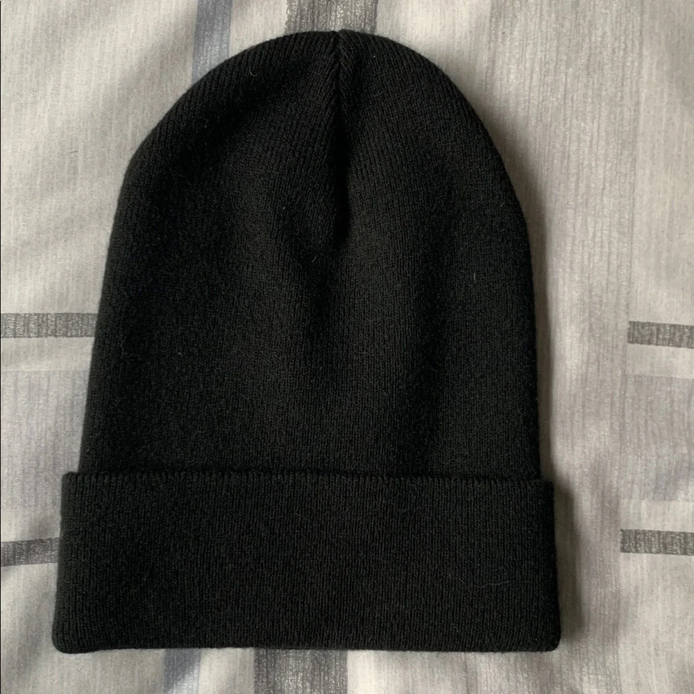 CARHARTT All Black Beanie - Picture 2 of 4